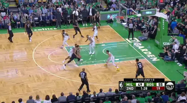 Berita video game recap NBA 2017-2018 antara Boston Celtics melawan Milwaukee Bucks dengan skor 120-106.