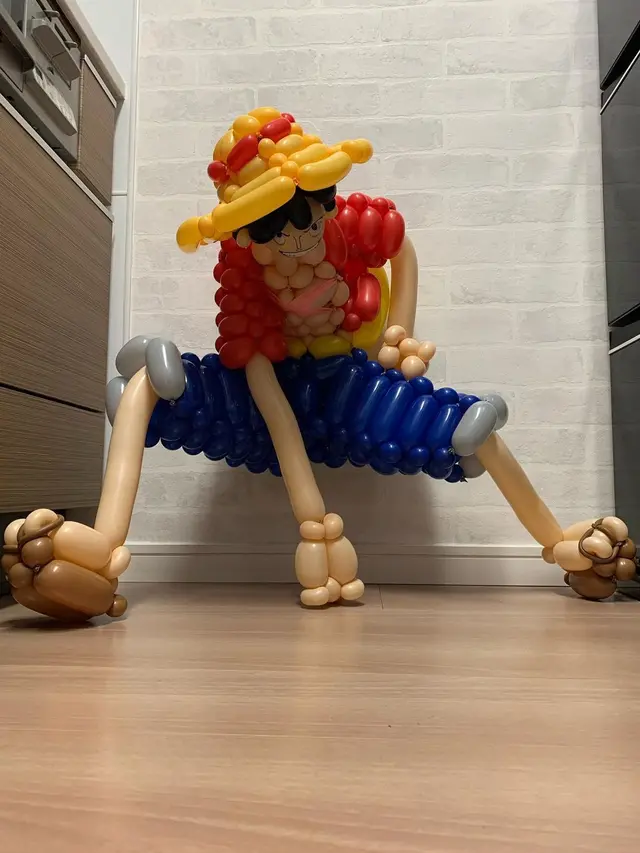 Seniman Ini Bikin Karakter Anime Pakai Balon, 6 Hasilnya Keren