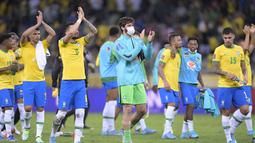 Brasil merupakan pemegang gelar juara Piala Dunia terbanyak yakni lima kali. Bermaterikan pemain berkelas maka tak mengherankan jika harga total skuad Tim Samba mencapai 850 juta euro atau setara dengan Rp13,3 miliar. (AFP/Dauglas Magno)