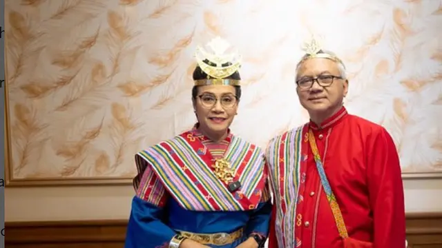 Persiapan Menteri Keuangan Sri Mulyani bersama sang suami Tonny Sumartono saat bersiap hadiri upacara peringatan HUT ke-78 RI (Foto: instagram @smindrawati)