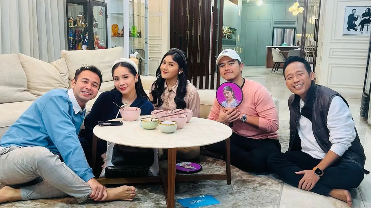 Raffi Ahmad sahur bareng Kaesang Pangarep (Instagram/raffinagita1717)