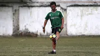 Pelatih Persebaya, Djadjang Nurdjaman. (Bola.com/Aditya Wany)