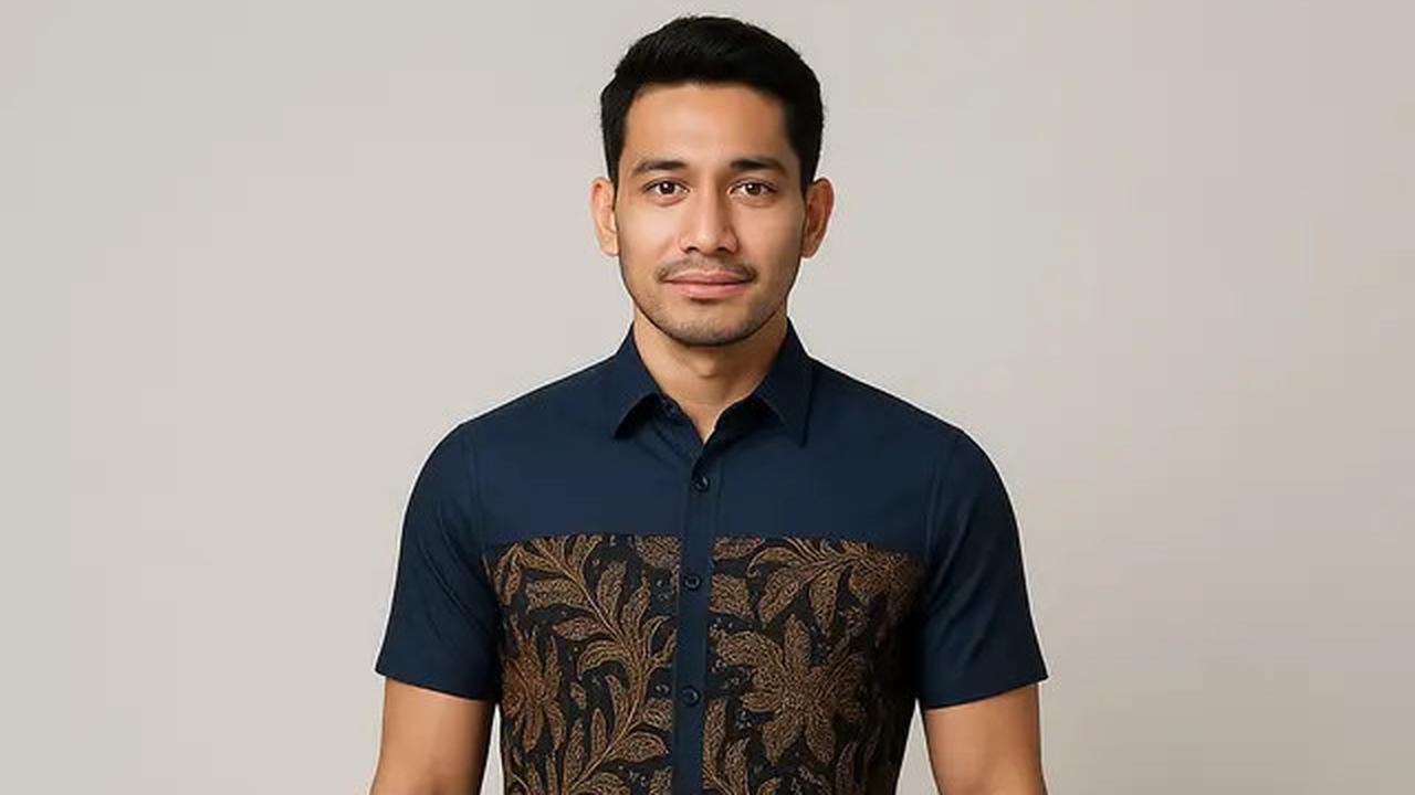 7 Model Batik Slimfit Pria Lengan Pendek Terbaru 2025, Cocok untuk ke Kantor hingga Acara Resmi