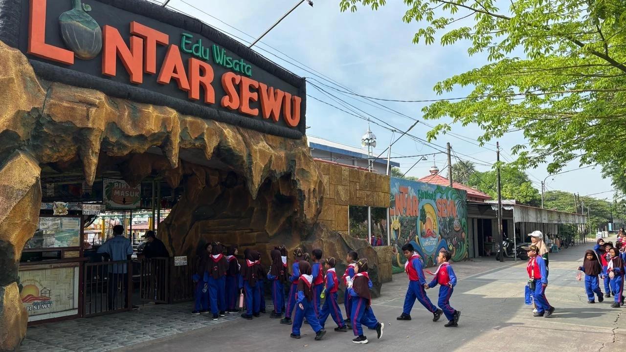Desa Hendrosari Bangkit: Pembeli Datang, UMKM Tumbuh, Ekonomi Melaju Berkat Pemberdayaan Desa BRILian