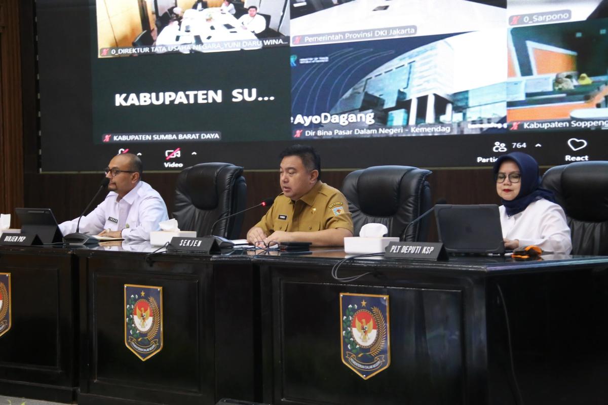 Sekjen Kemendagri Tomsi Tohir dalam Rapat Koordinasi (Rakor) Pengendalian Inflasi Tahun 2026