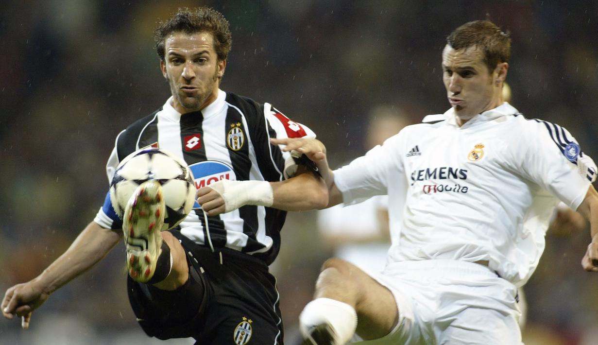 Alessandro Del Piero - Del Piero menjadi striker andalan Juventus di era 1990-an. Del Piero sukses membawa Juventus meraih tiga gelar Serie A pada era 1990-an serta trofi Liga Champions pada 1996. (AFP/Javier Soriano)