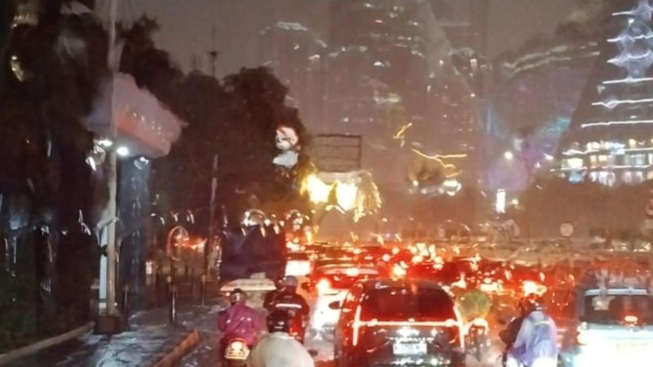 Fakta Unik: 3 Koridor Transjakarta Terlambat Imbas Genangan dan Kecelakaan, Penumpang Diminta Bersabar