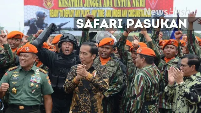Presiden Joko Widodo atau Jokowi mendatangi Komando Korps Pasukan Khas (Paskhas) di markas komando Korpaskhas di Lanud Sulaiman, Bandung, Jawa Barat. Usai memberi pengarahan, Jokowi menyatakan saat ini negara dalam keadaan aman.