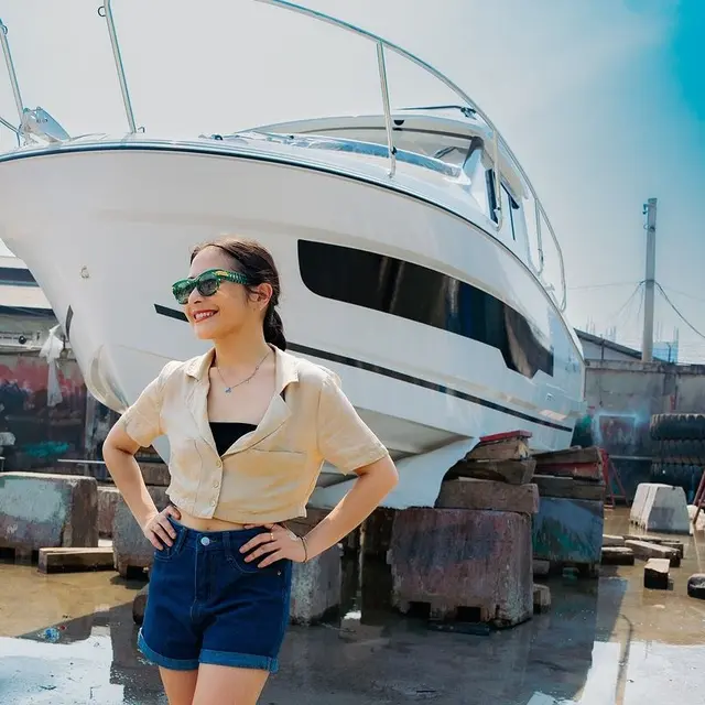 Prilly Latuconsina Keli Kapal