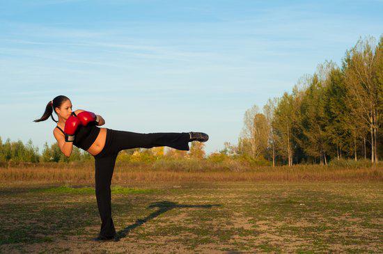 Kickboxing banyak manfaatnya./Copyright shutterstock.com