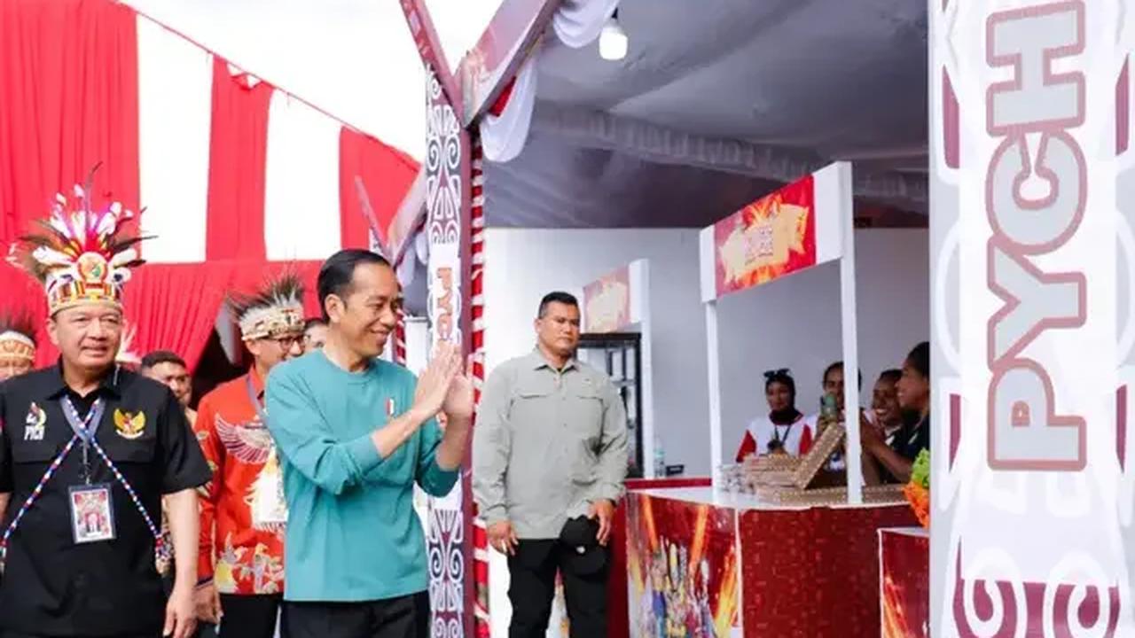 Presiden Joko Widodo (Jokowi) kembali bicara soal Menteri Pemuda dan Olahraga Dito Ariotedjo yang terseret dalam kasus korupsi penyediaan infrastruktur Base Transceiver Station (BTS) 4G Kominfo.