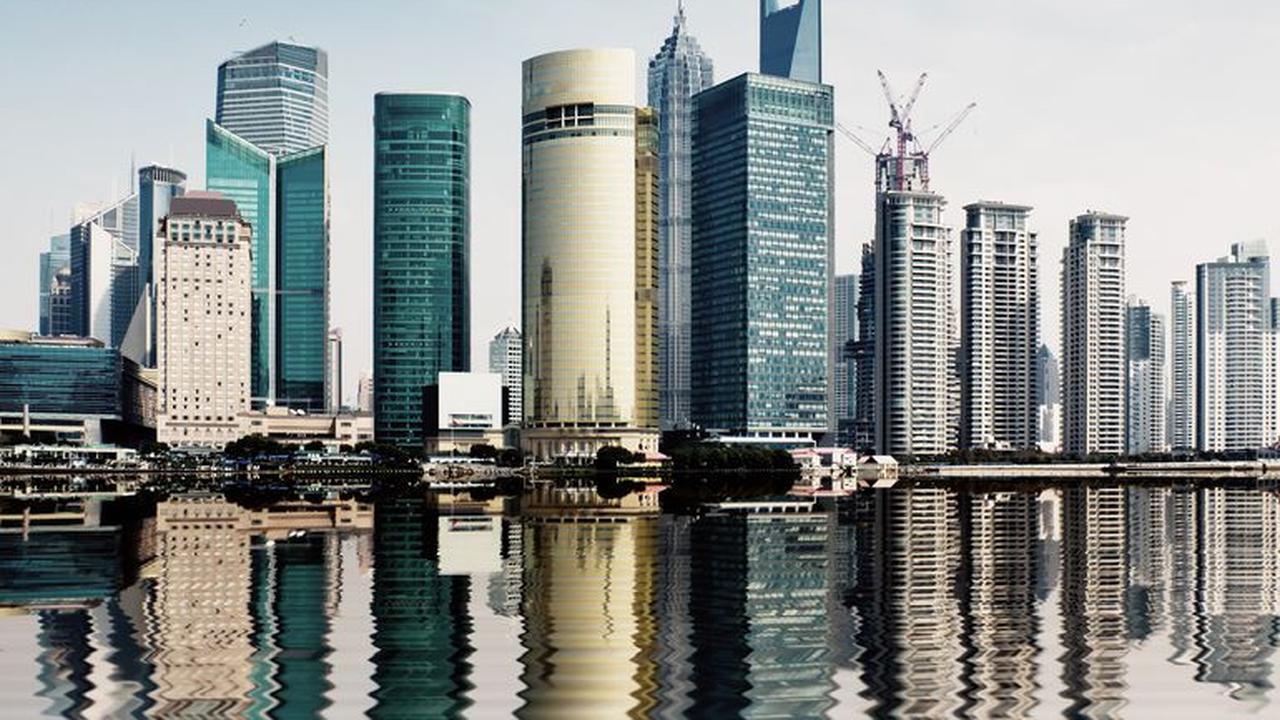 Selain itu, pemerintah Singapura sangat terbuka menerima pekerja asing dengan kapabilitas terbaik.