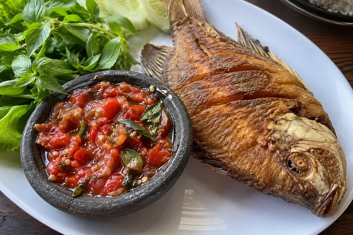 Resep Sambal Tomat Kemangi untuk Ikan Goreng