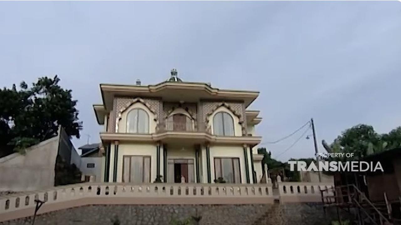 Megah Bak Istana Timur Tengah, Ini 8 Potret Rumah Mewah Mat Solar yang Kini Bersebelahan dengan Jalan Tol - Belum Terima Ganti Rugi