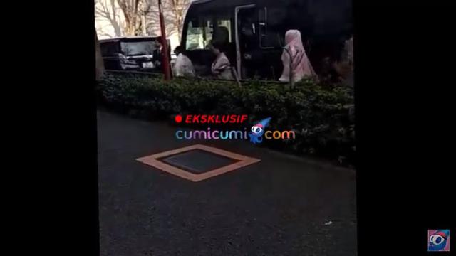 Syahrini (Foto: YouTube/Cumi Cumi)