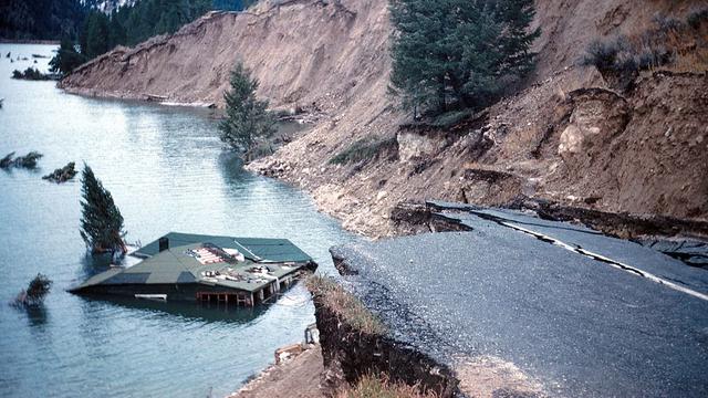 Pada 17 Agustus 1959, gempa dengan kekuatan 7,3 skala Richter mengguncang Montana, di dekat Taman Nasional Yellowstone, Amerika Serikat.