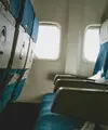 Ilustrasi reclining seat atau kursi pesawat dengan sandaran bisa direbahkan. (dok. yeonhee/Unsplash)
