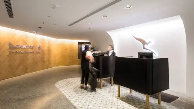 Transit di Singapura? Betah menunggu di First Lounge Qantas