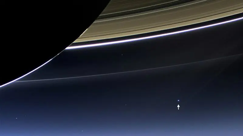Bumi dilihat dari Saturnus (NASA)