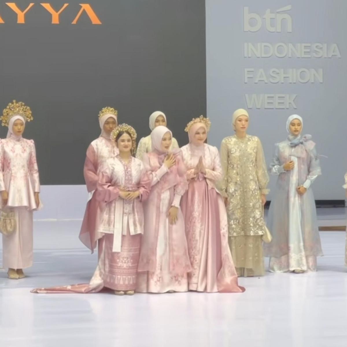 Potret Cantik Tissa Biani di Runaway Indonesia Fashion Week, Buktikan Cewek 153cm Bisa Jadi Model Catwalk
