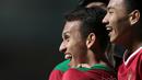 Pemain Timnas Indonesia U-19, Egy Maulana (kiri) merayakan golnya ke gawang Espanyol B pada laga persahabatan di Stadion GBLA, Bandung, (15/7/2017). Timnas U-19 kalah 2-4. (Bola.com/Nicklas Hanoatubun)