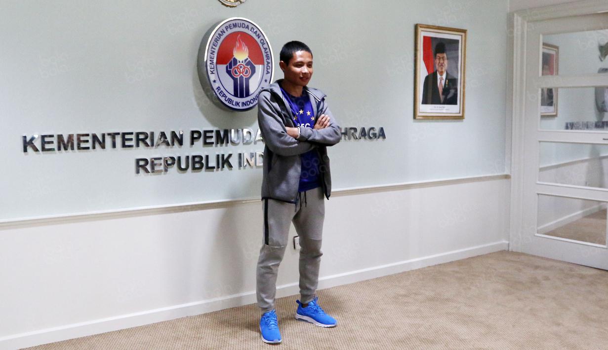 Pada tahun 2013 Evan Dimas dia dipanggil timnas U-19 untuk mengikuti Kejuaraan Remaja U-19 AFF 2013 dan berhasil membawa Indonesia menjuarai ajang ini. (Bola.com/Nicklas Hanoatubun)