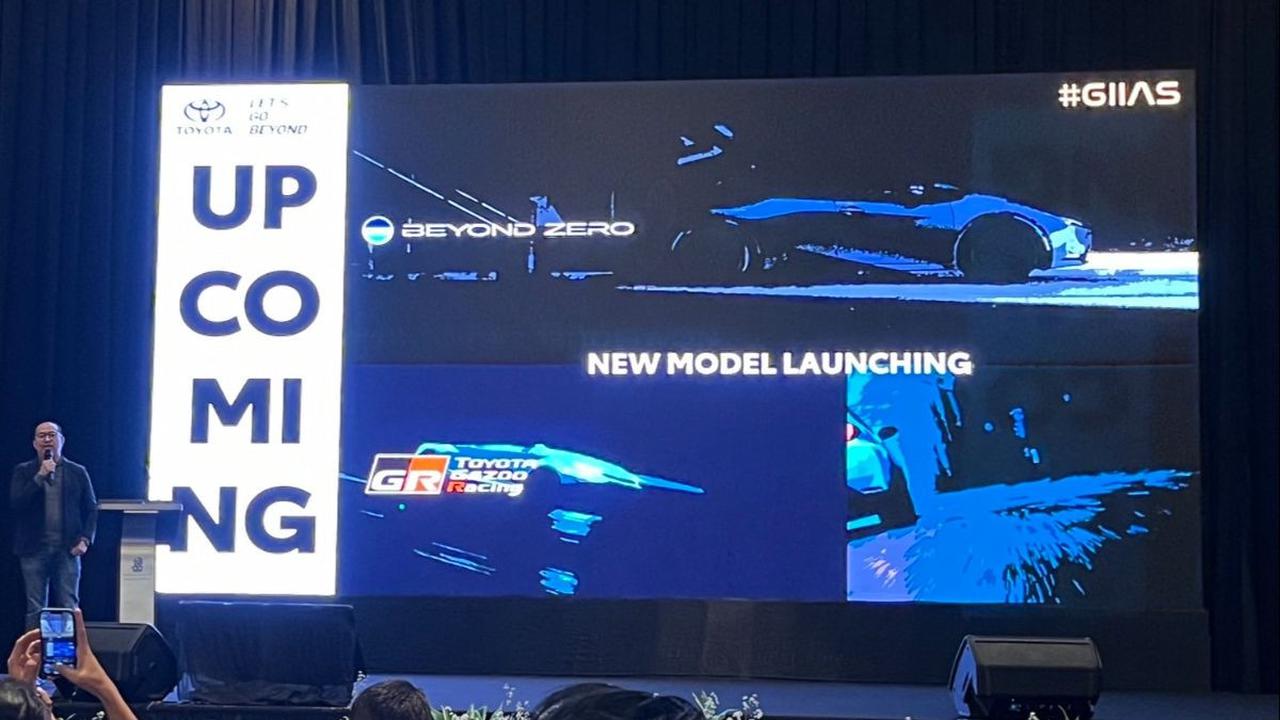 Arie, selain mengungkapkan teknologi dan produk Toyota yang sedang dipasarkan, juga mengumumkan akan ada dua model baru yang akan diluncurkan