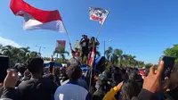 Unjuk rasa massa Kompers di Alun alun Tayu menuntut Bupati Pati Sudewo lengser dari jabatannya. (Liputan6.com/ Arief Pramono)