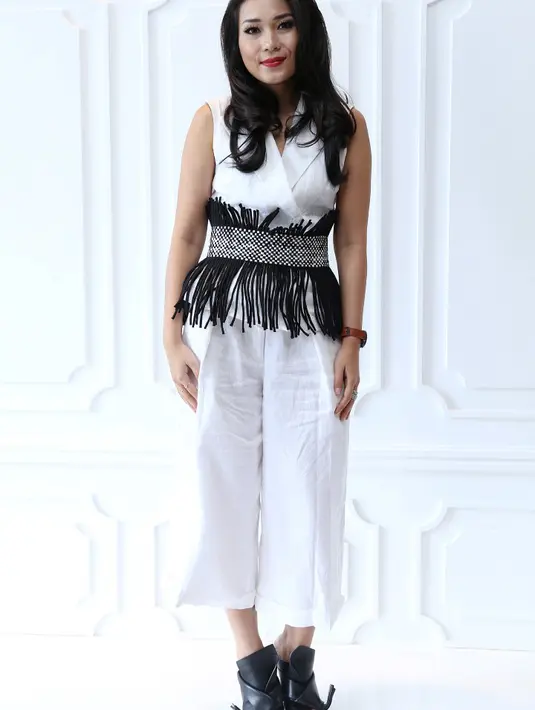  warna Pure Brick (Merah Bata) adalah lipstik andalan saat saya harus tampil profesional. (Galih W. Satria/Bintang.com)