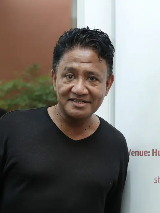 "Gak harus semua seperti Java Jazz Festival, gak penting juga buat saya. Mungkin dengan mereka datang dengan makan sirih, pakai sarung dan topi adat, itu seru banget yang gak dipunya negara lain," kata Andre Hehanusa. (Galih W. Satria/Bintang.com)