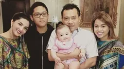 Lebaran tahun ini terasa berbeda bagi keluarga pasangan selebriti Anang Hermansyah dan Ashanty. Pasalnya, mereka merayakan Hari Raya Idul Fitri tahun ini di Bangkok, Thailand. (instagram.com/ashanty_hermansyah)