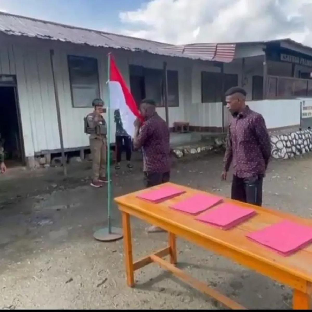 Momen 4 Eks Anggota OPM Ucap Sumpah Setia ke NKRI