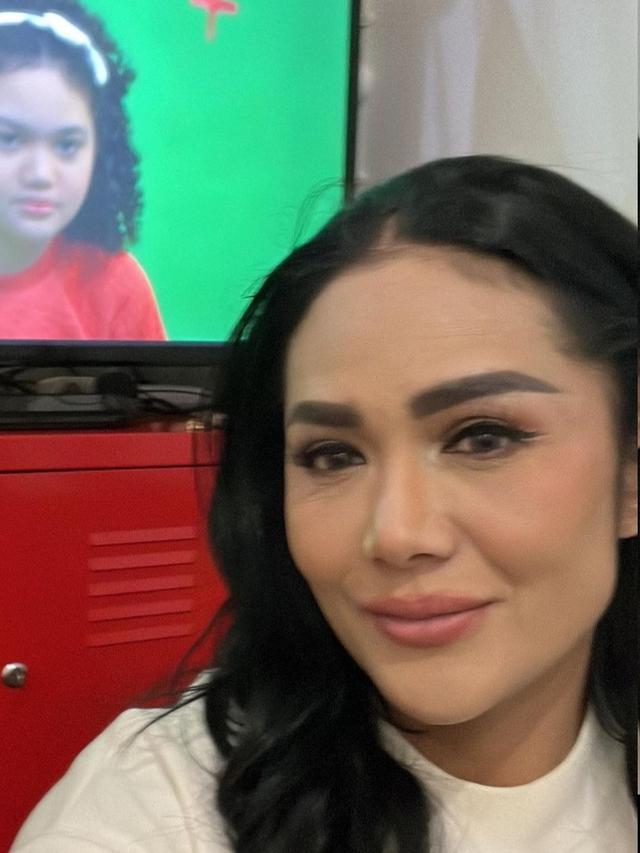 Amora Lemos Syuting Video Klip