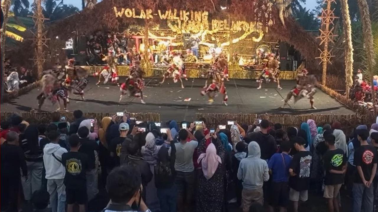 Usung Tema Unik hingga dimeriahkan Ratusan Kelompok Seni, Begini Kemeriahan Festival Lima Gunung 2024