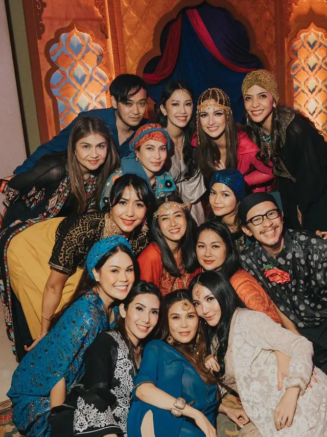 Nia Ramadhani dalam acara Arabian Night (Instagram/ramadhaniabakrie)