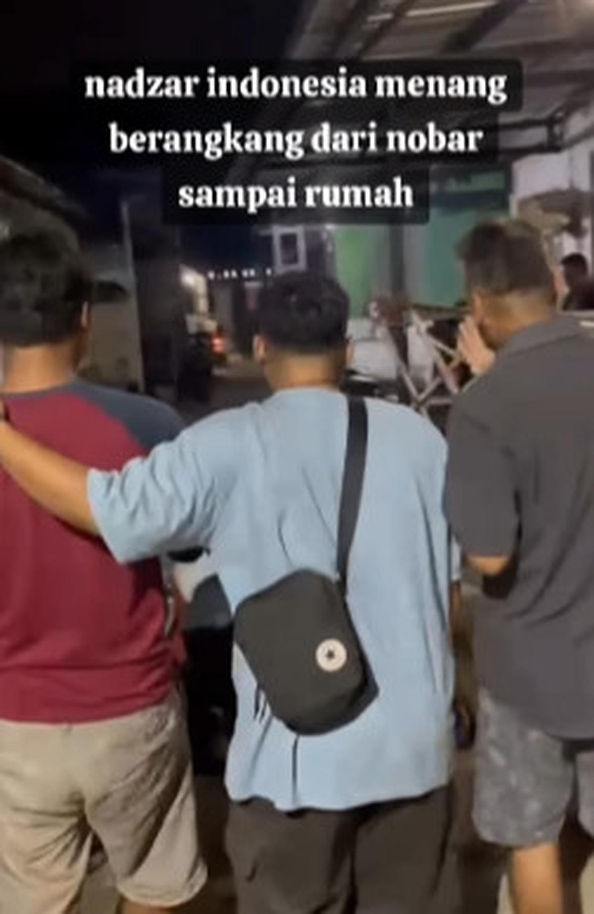 Tepati Nazar, Pria ini Merangkak Pulang ke Rumah
