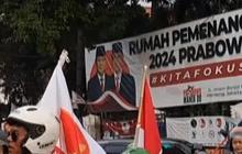 Jelang Debat Capres, Pendukung Ganjar-Mahfud Geber-Geber Motor di Depan Rumah Pemenangan Prabowo
