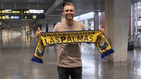 Jasper Cillessen diperkenalkan sebagai kiper baru klub La Liga, Las Palmas, Rabu (19/6/2024). (Dok. Las Palmas)
