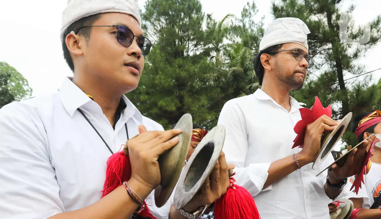 Sebelum Hari Raya Nyepi, terdapat beberapa rangkaian upacara yang dilakukan umat Hindu, khususnya di daerah Bali. (Liputan6.com/Herman Zakharia)