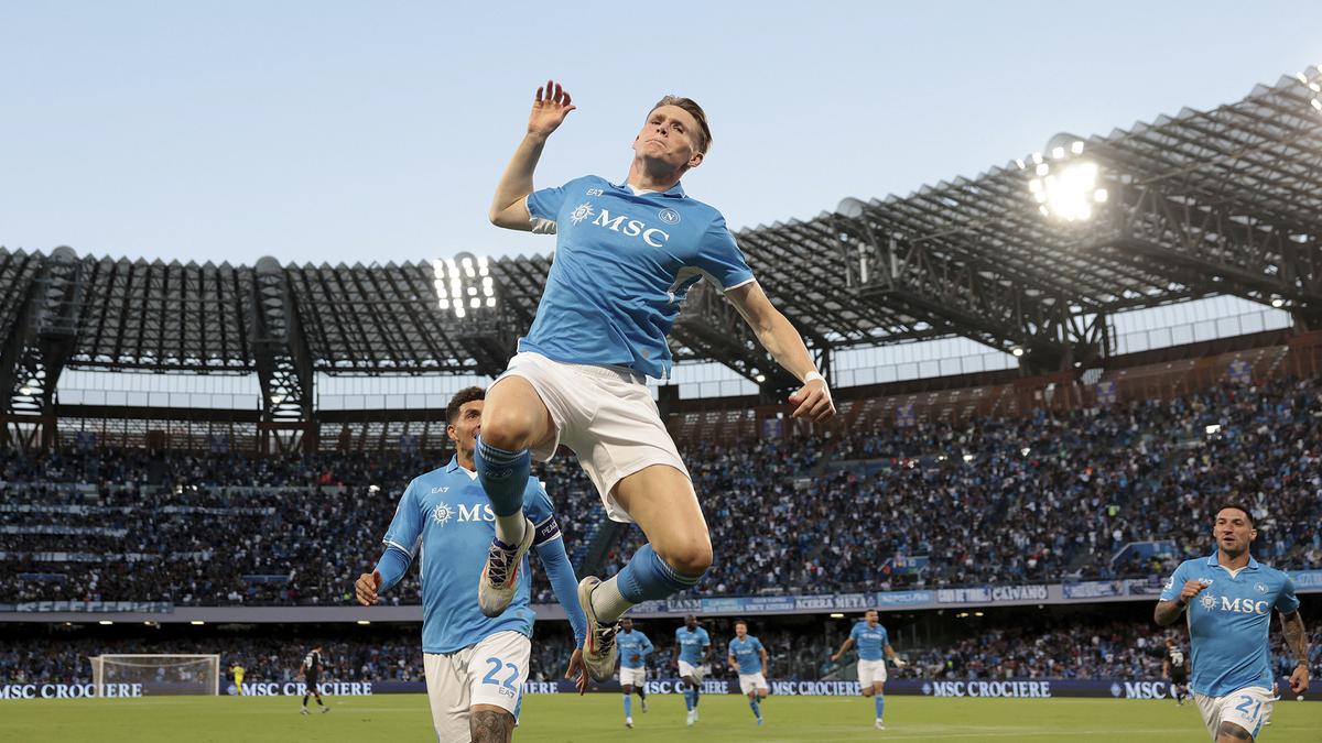 Dibuang Manchester United, Scott McTominay Dinobatkan sebagai Pemain Terbaik Serie A 2024/2025