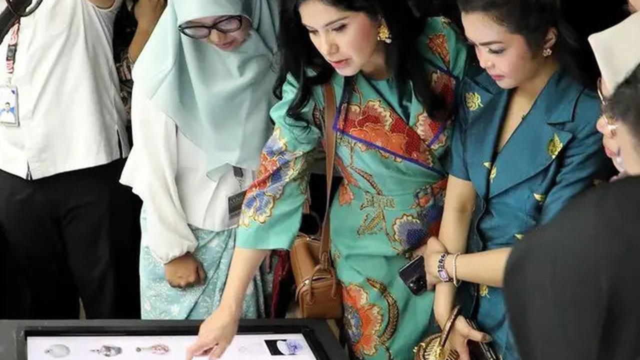 6 Gaya Formal Istri Menteri di Museum Nasional, Annisa Pohan dan Niena Kirana Tampil Elegan