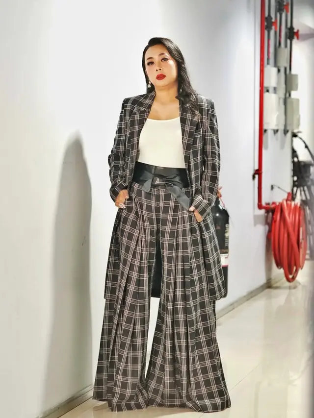 Inspirasi Blazer ala Soimah (Foto: Instagram @showimah)