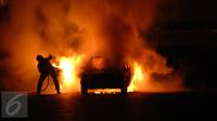 Ilustrasi Mobil Terbakar (iStockphoto)