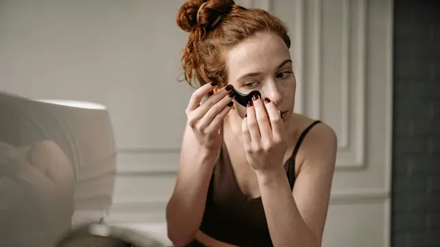 Tak Perlu 10 Tahapan, Tren Skin Minimalism Beri Alasan Mengapa Skincare dengan 3 Langkah Saja Lebih Baik