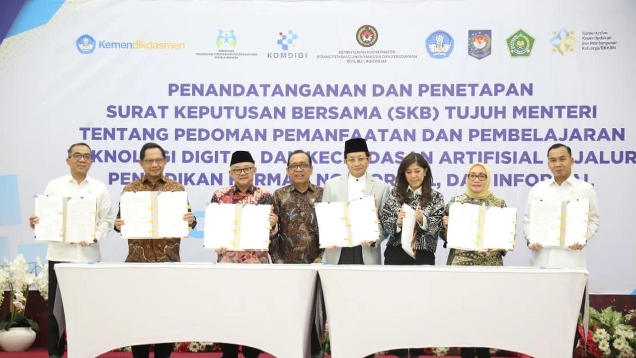 Mendagri Tandatangani SKB 7 Menteri tentang Pedoman Pemanfaatan Teknologi Digital dan Kecerdasan Artifisial
