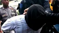 Densus 88 Amankan Pedagang Helm dan Aksesoris Motor di Bekasi