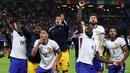 Pemain timnas Prancis melakukan selebrasi usai memenangi laga perempat final Euro 2024 melawan Portugal di Volksparkstadion, Hamburg, Jumat 5 Juli 2024 atau Sabtu 6 Juli 2024 dini hari WIB. (FRANCK FIFE/AFP)