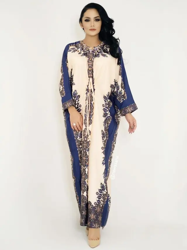 6 Potret Krisdayanti Kenakan Kaftan, Tuai Pujian