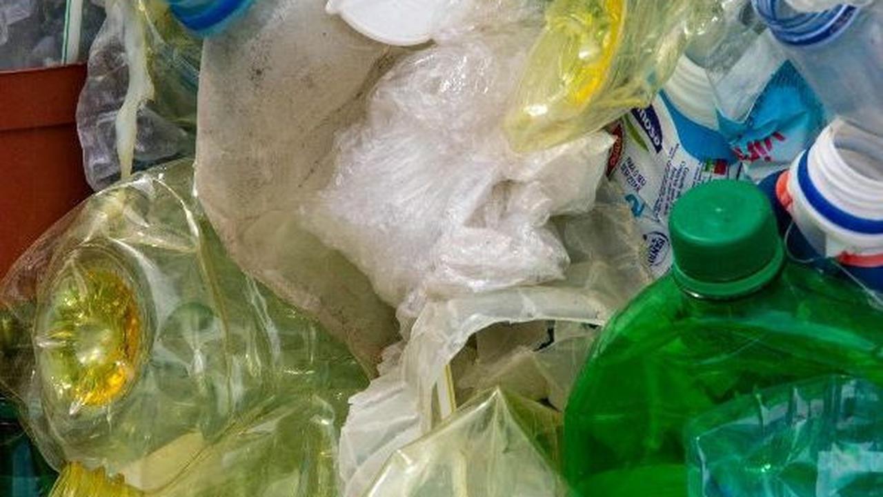 Berdasarkan data yang diperoleh, Indonesia masuk ke dalam 10 besar negara penyumbang sampah laut tertinggi di dunia. <br>