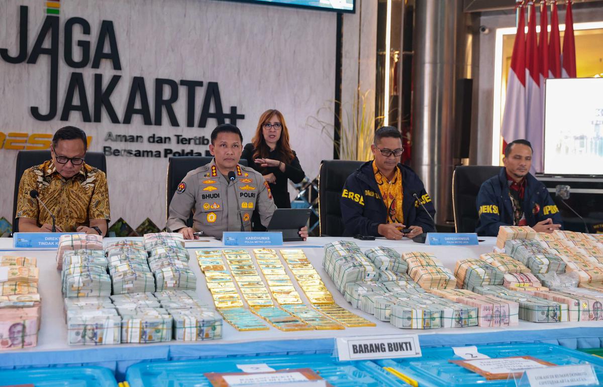 Penampakan Hasil Sitaan Kasus Korupsi dan TPPU di Polda Metro Jaya